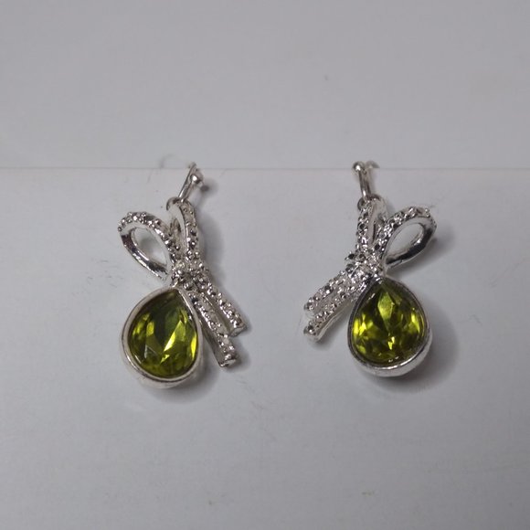 Vintage Green NRT Dangle Earrings - Picture 9 of 15